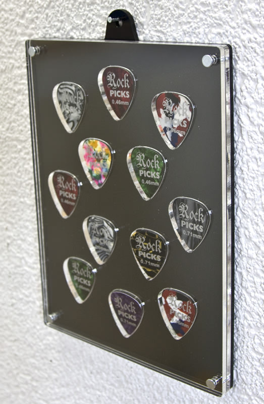 Side view of the guitar pick case